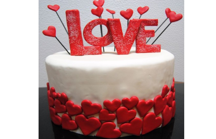 Beautiful happy anniversary Cake