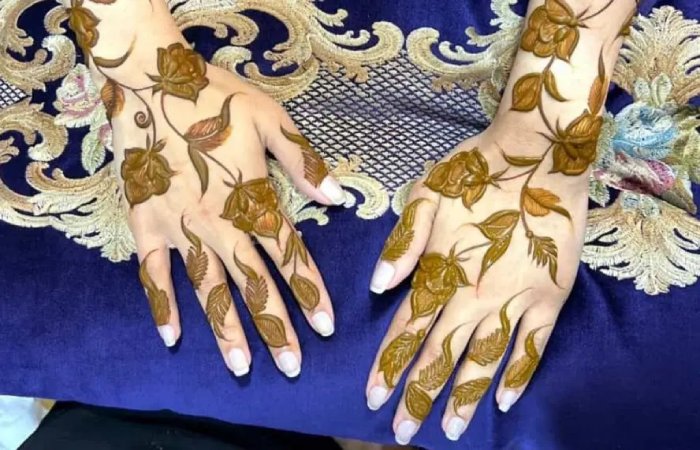 Minimalistic Mehndi Design with Rose Vines