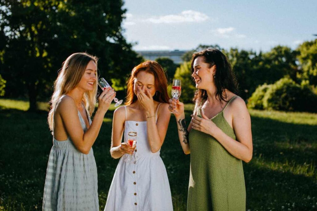 Travel-Friendly Makeup Tips to Look Stunning on an Outdoor Picnic 